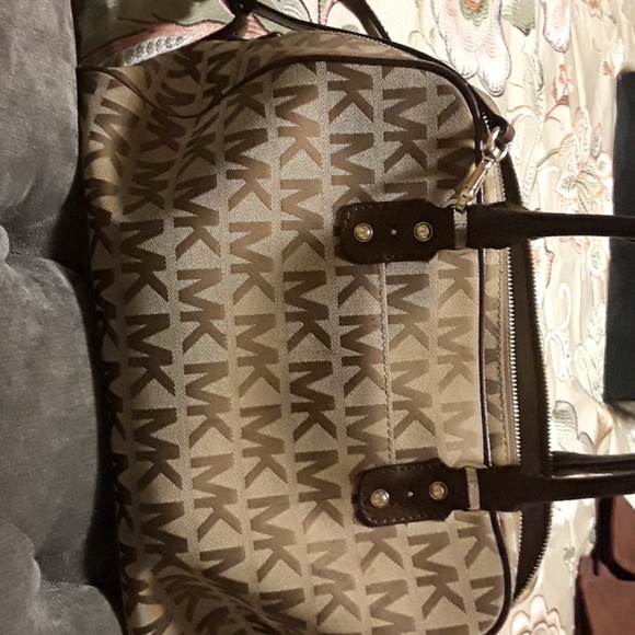 Michael Kors Accessories - Purse